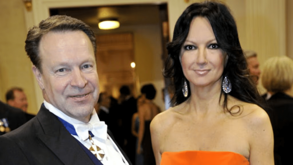 Ilkka Kanerva ja Elina Kiikko edustamassa Linnan juhlissa